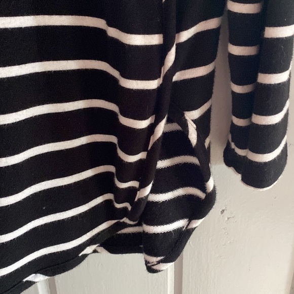 Long sleeve rayon/spandex top - Picture 3 of 5